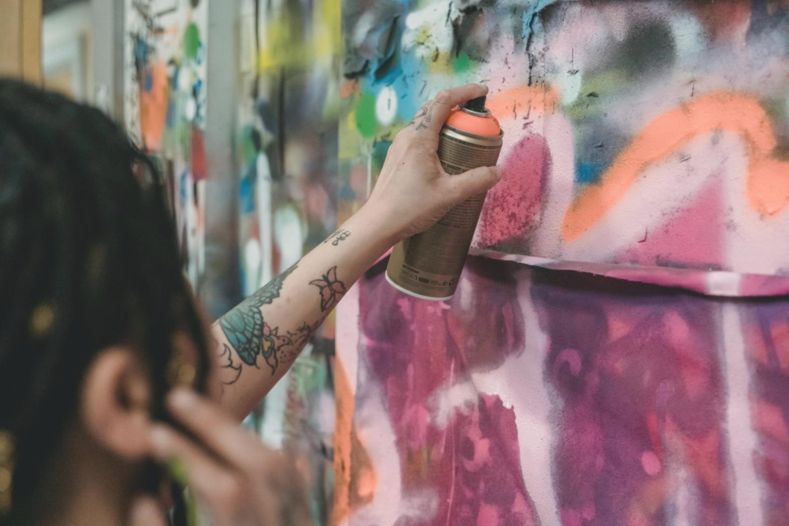 Detailreiche Portraitzeichnung mit professionellen Techniken